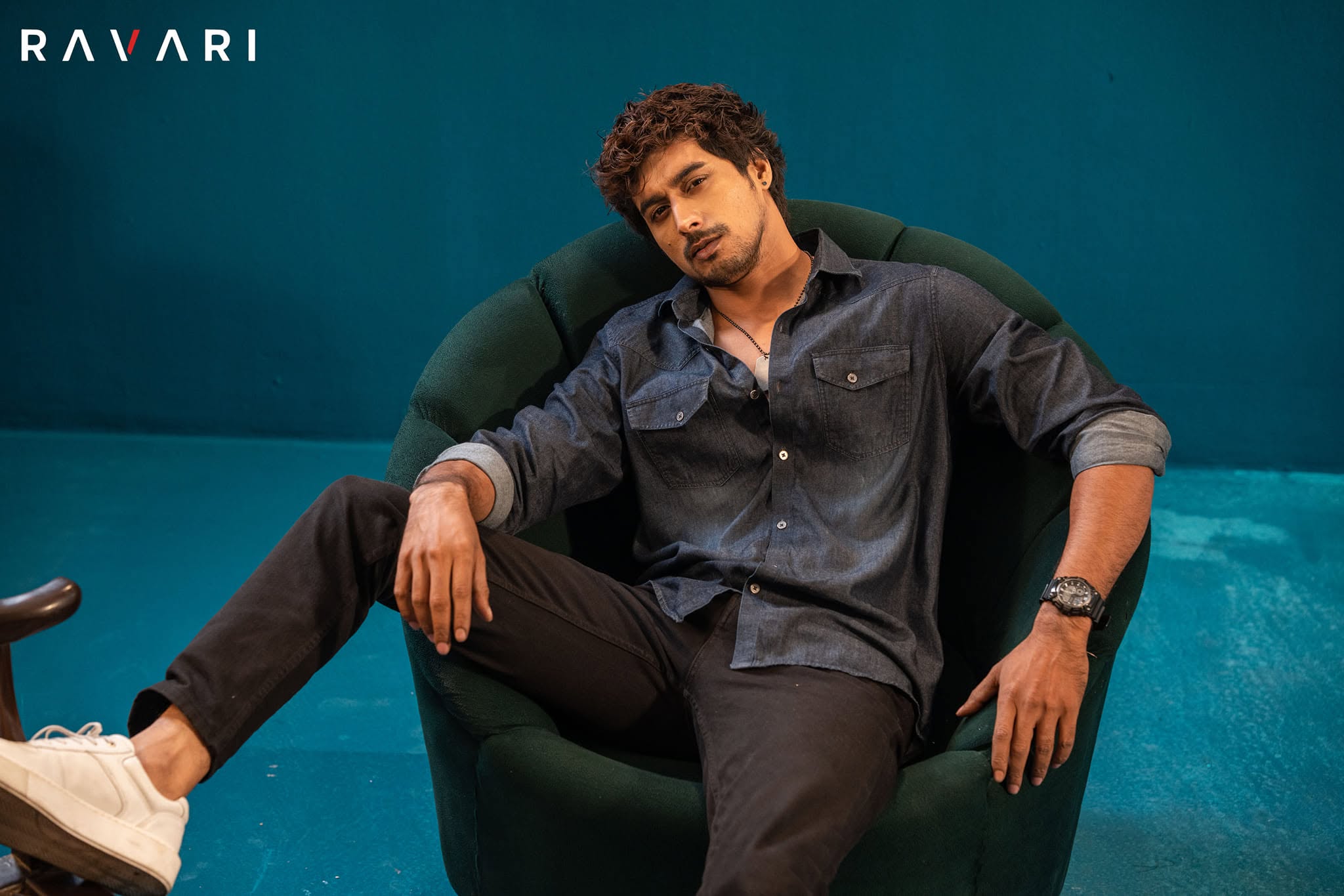 Classic Double Pocket Denim Shirt